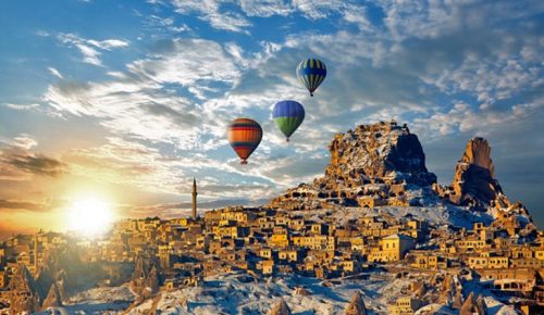 turkey-hot-air-ballooning-over-uchisar-village-cappadocia